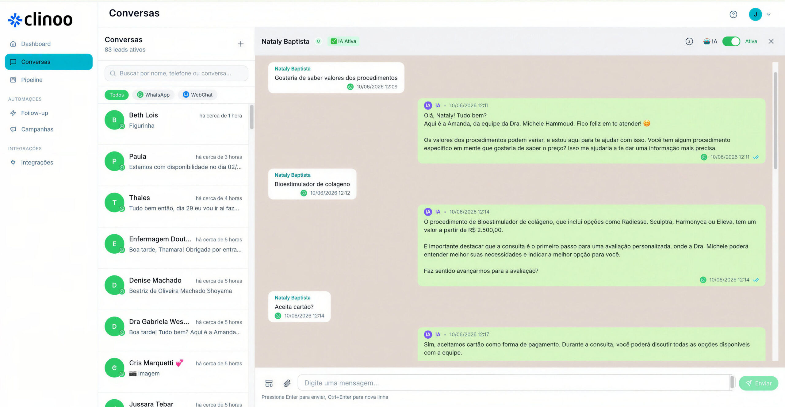 Tela do Clinoo com a lista de conversas de pacientes e uma conversa aberta